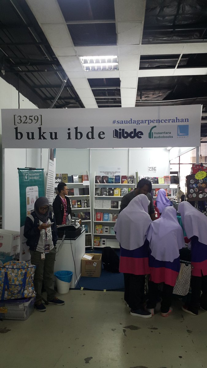 bukugaraj's tweet photo. #Konfesi kini boleh didapati di Pesta Buku! Cari booth @terbitanLANGIT di Tingkat 3, No. 3259 sekarang!

Similli Paper = RM10
Book paper = RM15

Ayuh! https://t.co/MNTRxvxZnv