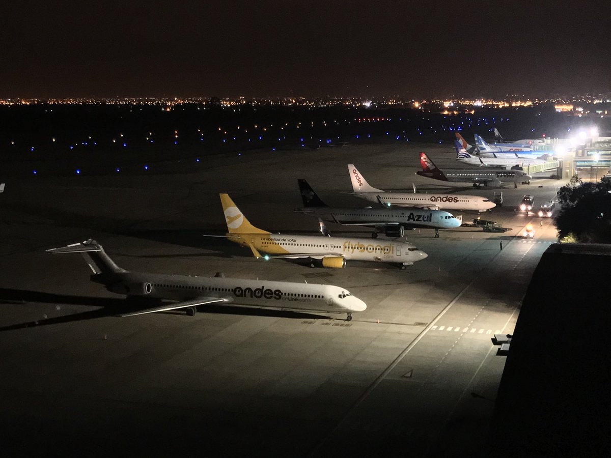 Fabián Navarro en Twitter: "Aeropuerto Córdoba un sábado por la ...