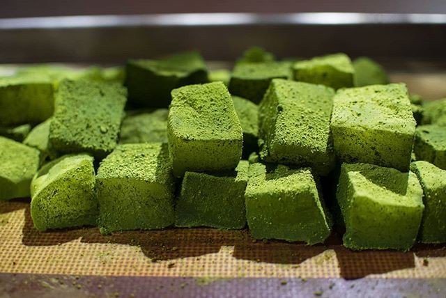 hello_matcha's tweet photo. Matcha dusted warabi mochi is delicious! Amazing work by:
.
📷 @mariozeats .
Indulge in your own Premium Matcha today. Visit link in our bio to learn more! 🍵 🙏
.
.
.
.
#hellomatcha #matcha #抹茶 #zen #tea #teatime #healthyliving #superfood #instafoo… https://t.co/SwBTlle8Ix https://t.co/d6hFm3iLJ1