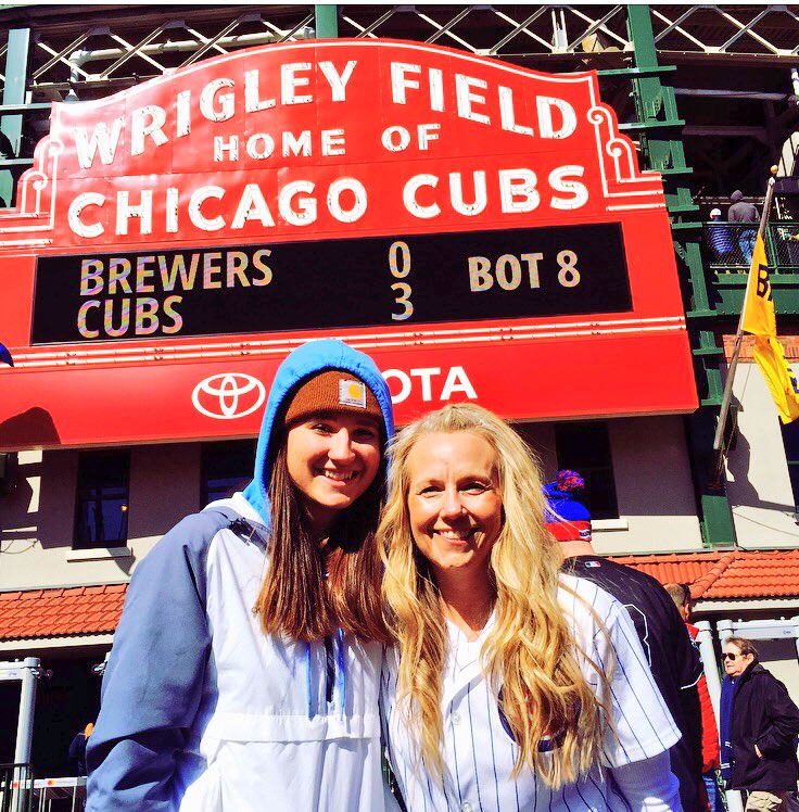 MeganWinters28's tweet photo. Reppin OW at Wrigley⚾️⚾️⚾️
#OwlsAroundTheWorld
#EverybodyIn #CubsWin
#ThatWindThough 💨💨 https://t.co/yGPmpAJLcP