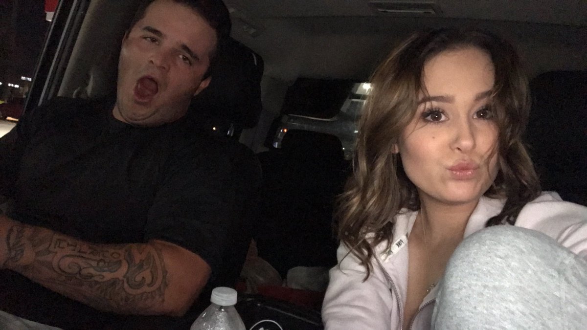 _childishAl's tweet photo. midnight trips to the gas station w you are my favorite⛽️ https://t.co/bUfpV3ne0g
