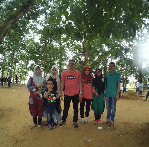 ulfah108's tweet photo. With family https://t.co/QsDJVd6Dh8
