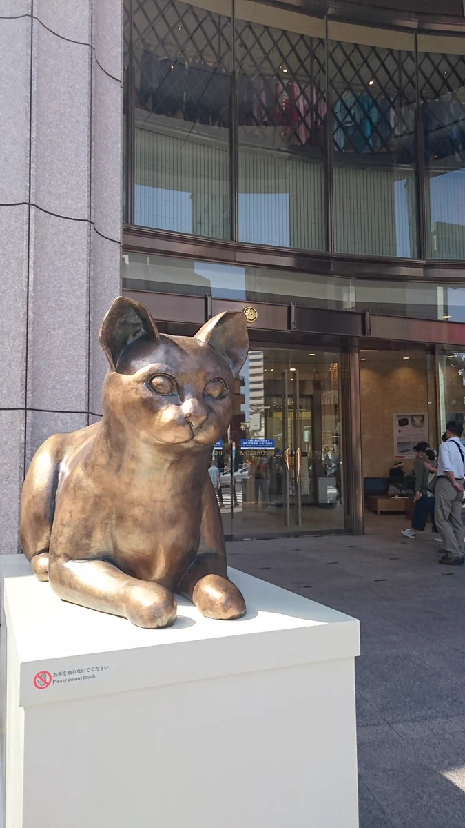 日本橋三越のライオンがネコに！？可愛くなって新登場www