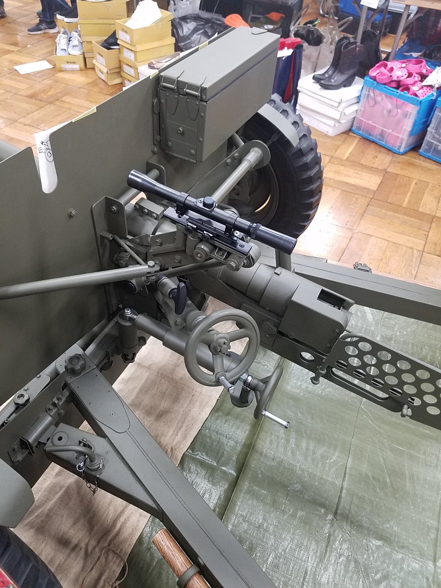 Vショー会場で見つけた大物、M3 37mm対戦車砲のレプリカ。非鉄金属と