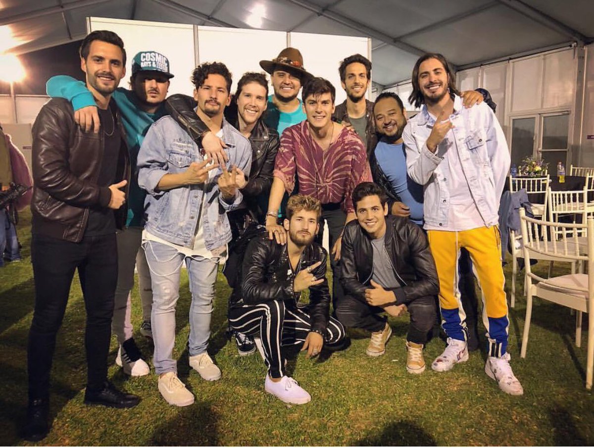 dvicioficial's tweet photo. Buena gente @MauYRicky @piso21music https://t.co/I8vb5J0rpX