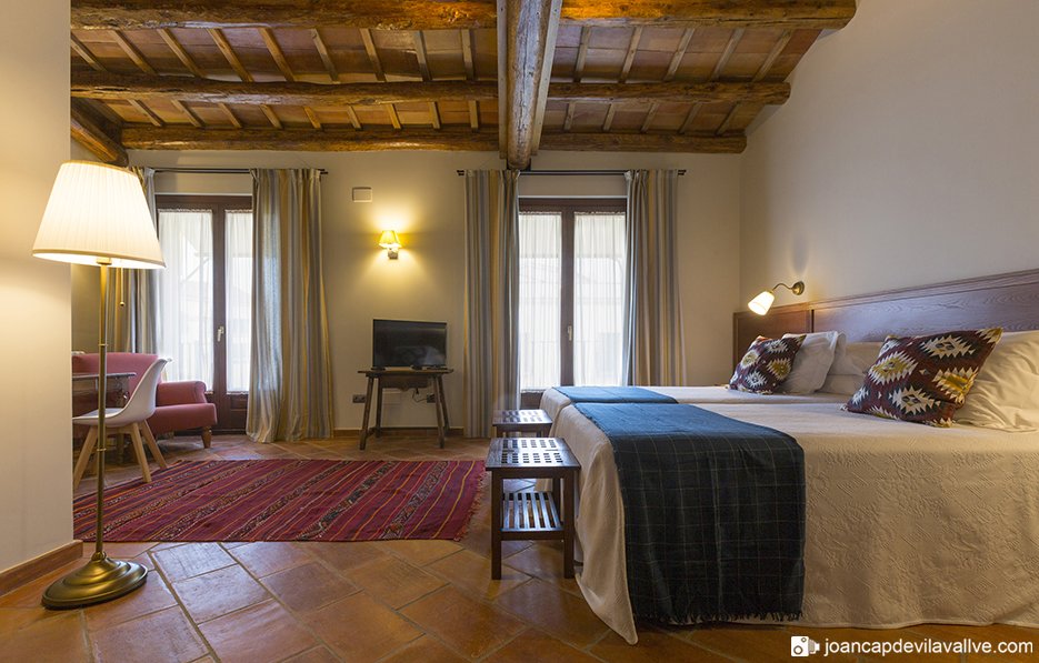 Estrenem noves habitacions! #hostalsport #paradaifonda és una de les moltes excuses per venir al #Priorat, o no? hotelpriorat-hostalsport.com/ca/hotel <a href="/AmicsPriorat/">AmicsHostalSport</a> <a href="/Prioratenotur/">Priorat Enoturisme</a>