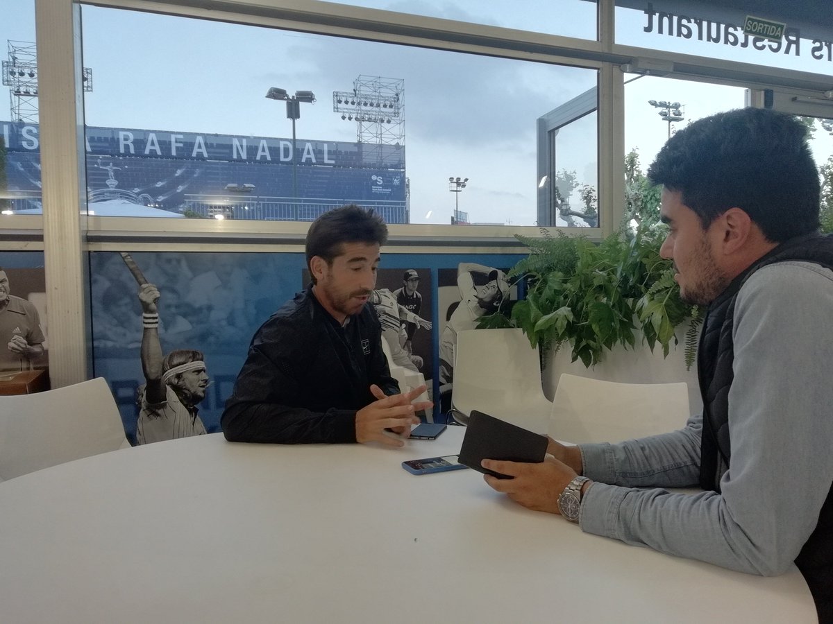 fermurciego's tweet photo. Antes de buscar la corona en el @bcnopenbs por primera vez, @marclopeztarres se sienta con @PuntoDBreak para hablar de dobles. "Entiendo que nosotros juguemos en la Pista2 y Rafa o Dimitrov lo hagan en las centrales, es lo que vende" https://t.co/s8xdNvl4J0 https://t.co/fv5WvWGmnD