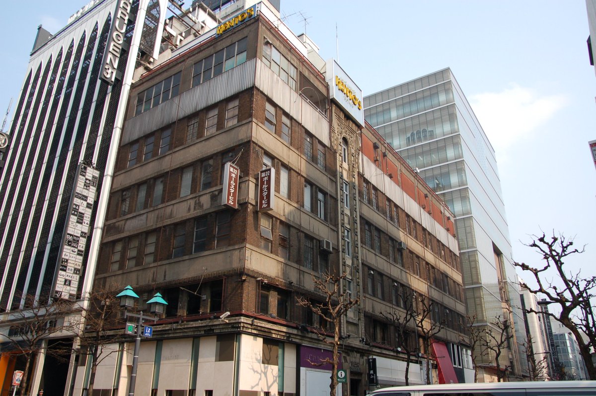 広岡 祐 Auf Twitter 銀座の交詢社のとなりにあった瀧山町ビル 昔はこういう雑居ビルがいくらでもあって いちいち気にせず前を通り過ぎていたのですが ここは珍しく何枚も撮っていた 1928年築 09年解体 広岡 祐 Auf Twitter 銀座の交詢社のとなりにあった瀧山町ビル 昔はこういう雑居ビルがいくらでもあって いちいち気にせず前を通り過ぎていたのですが ここは珍しく何枚も撮っていた 1928年築 09年解体