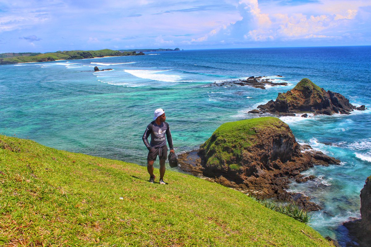 DogopiaF's tweet photo. Lombok I Love You
:
#NogeyFreeStyle https://t.co/AcS7nfrvfH