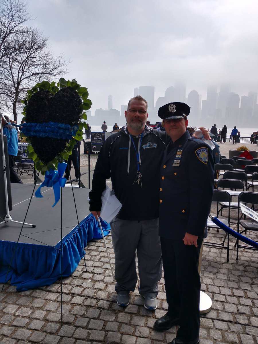 ddvnation's tweet photo. Nothing but Respect. Walk To Remember. Michael Burke and Joshua Oliveri. @bboinc14
#WalktoRemember #Blue #BrothersBeforeOthers #TheBlueMagazine #JCPDDBA #Unity #Leaders #VisitBlue https://t.co/ONmjPu72ZC