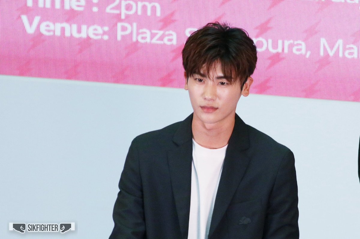 sikfighter's tweet photo. It has been a year! Time flies so fast huh? 
When are you coming back here bro?

SikFighter turns 1 today too woohoo!
That's when it started 😆
Let's walk together no matter how long the road is 🤜🤛

#parkhyungsik #박형식 #goodmemories https://t.co/SWE4rpsK0z