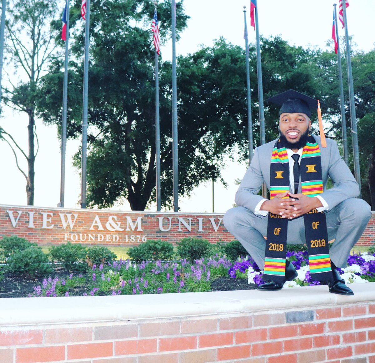 MrEngineer_94's tweet image. “I leveled up I feel important”
#PVAMU18 #GradSzn #BlackProfessionals #BlackEngineers