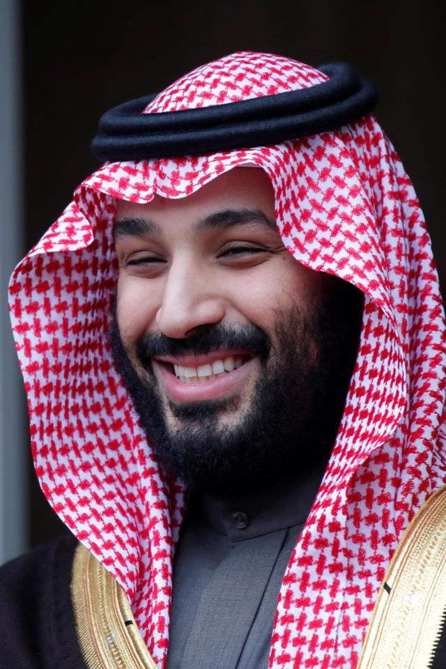 KenRoth's tweet photo. What does "reformist" crown prince's "modern" Saudi Arabia look like?
48 beheadings in four months.
https://t.co/9M9c71hWLv https://t.co/PCWweJTUw6