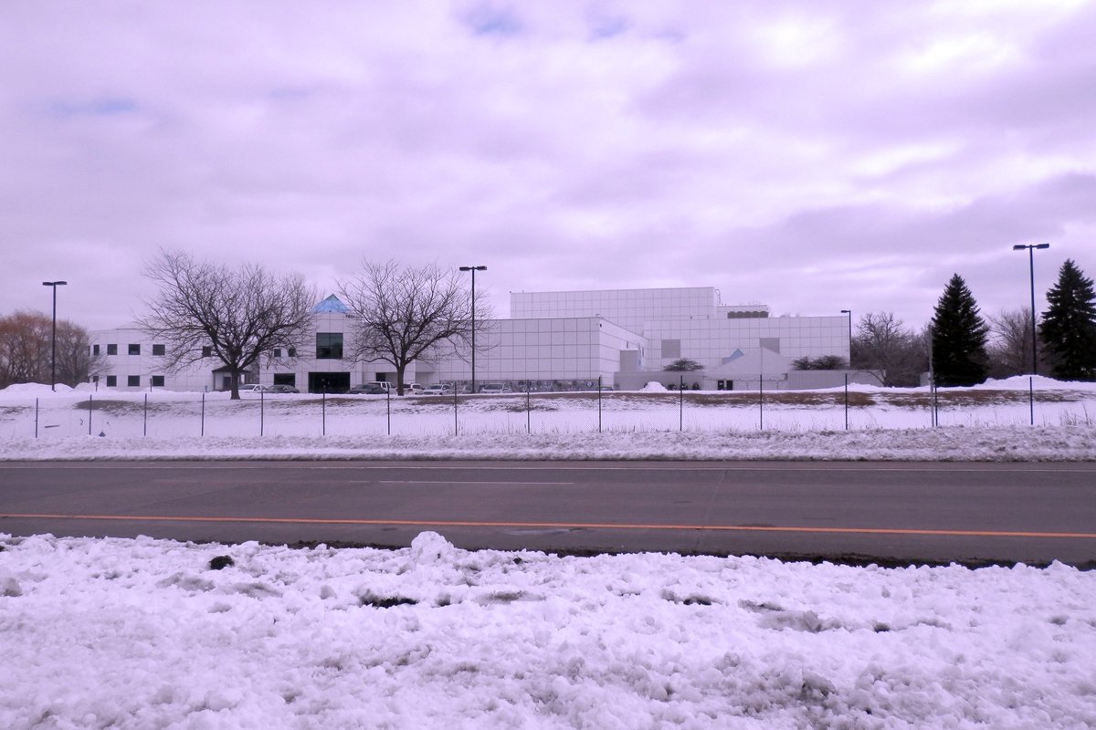 KB1HotMess's tweet photo. #LatePost Grateful to have been afforded the ability to do a #CryBye at Paisley Park during my work trip in MN last week. Museum was closed due to blizzard (25 inches of snow) and preparations for his life celebration. #SoManyFeels #PurpleSigns #GottaGetBack xo https://t.co/Ma1C1ad8ZZ
