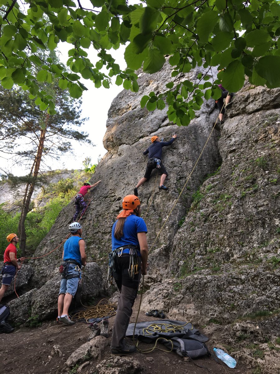 KMarzantowicz's tweet photo. Mother & daughter quality time: my youngest one is ready to start rock climbing journey:)
#jura #podlesice https://t.co/BXeFHK8pvY