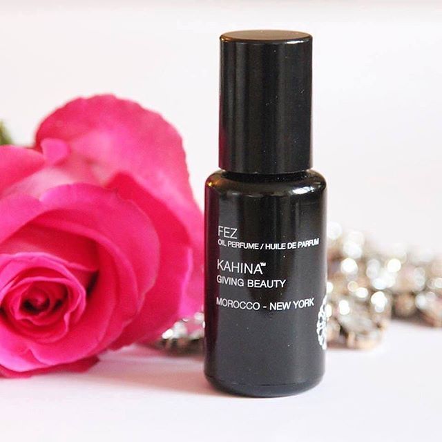 Feelin’ spicy? 🌶 Enjoy an exotic, warm and spicy day with our Kahina Giving Beauty FEZ Oil Perfume. An ethereal blend of tantalizing rose and orange blossoms layered over the scents of antiquity inspired in the Moroccan Imperial City of #FEZ. 🐪💫 Blen… ift.tt/2Fo59L2