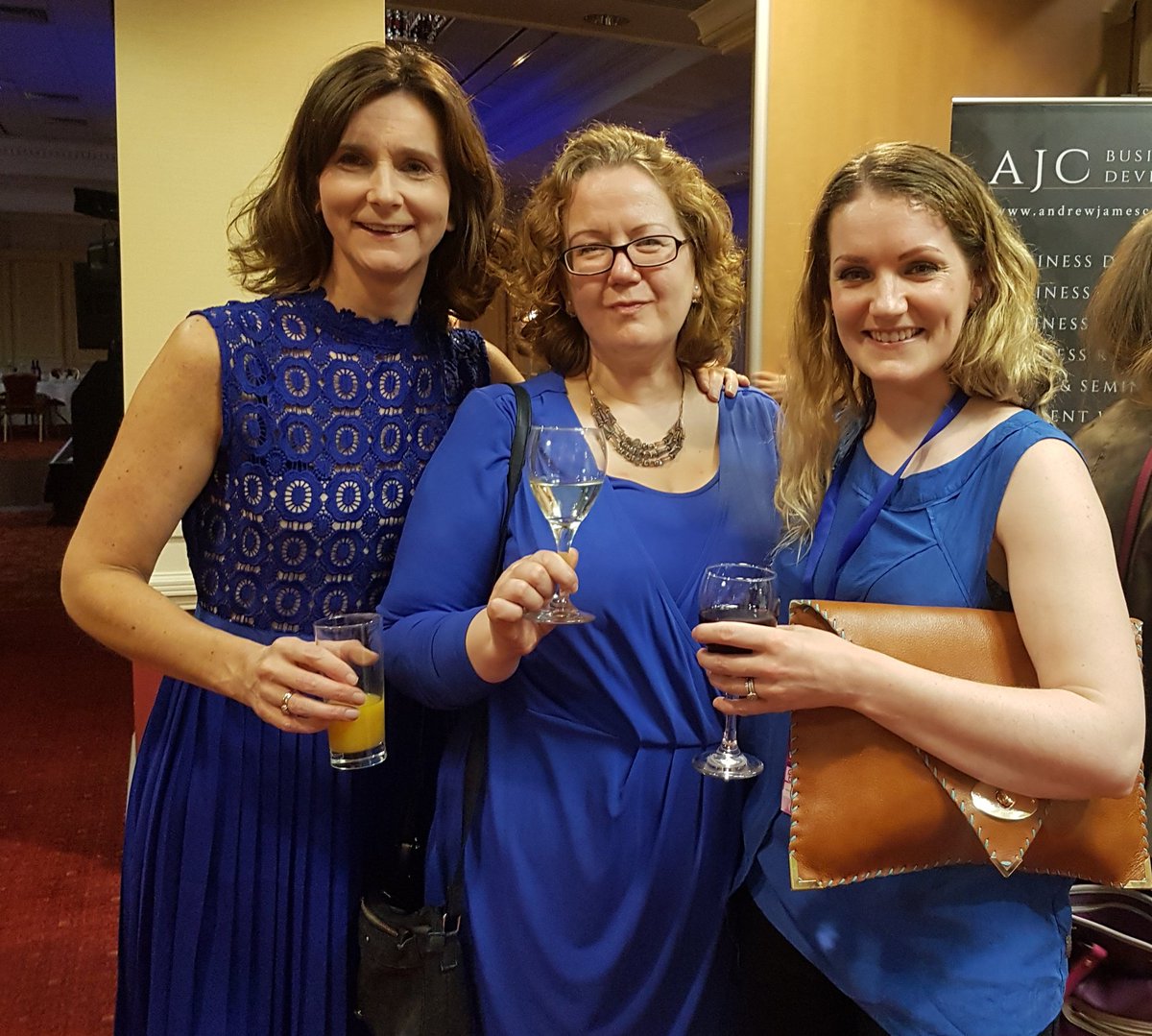 evbsport's tweet image. Proud to be irish @gerardgreenephy @DebbieDillonPH @mlyonspt @ABSPhysio @magshogan 🍀#Wof2018 #Coresupport
#Pelvichealth