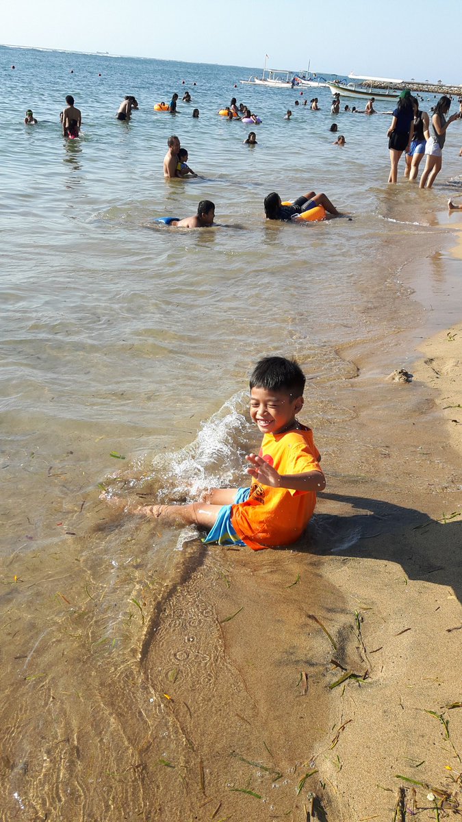 Liburan ke Bali 
Bersama balistarindo.com