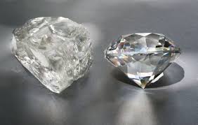 Botswana becoming "big diamond" capital of the world as another giant (327 carat) diamond found, 2 weeks after 472 carat diamond discovered. Last year 813 carat diamond from Bots fetched US$63 million. business.financialpost.com/commodities/mi…