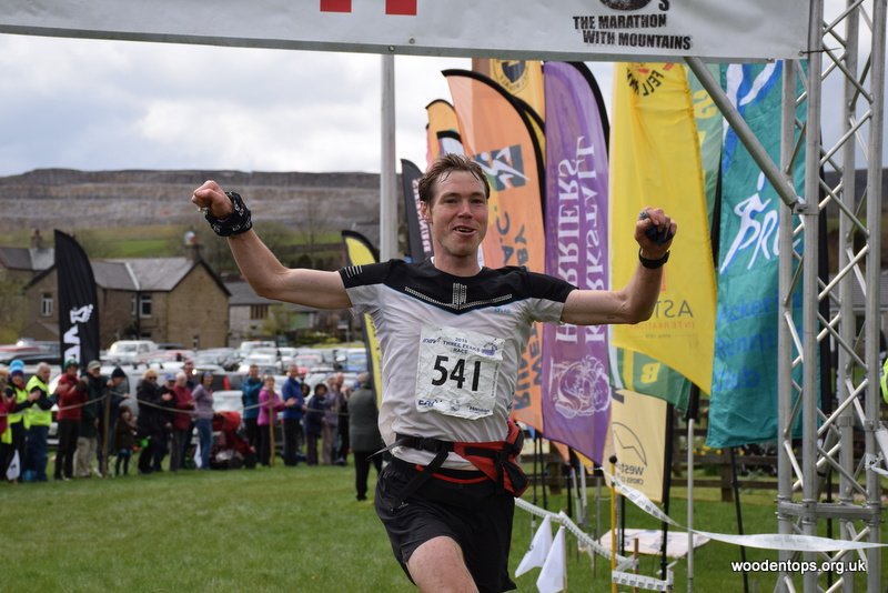 Fantastic win for Tom Owens at yesterday's Yorkshire 3 Peaks race @TomOwens100 @3peaksrace <a href="/WoodentopsFR/">Woodentops</a> <a href="/ShettlestonHarr/">Shettleston Harriers</a>
x.com/WoodentopsFR/s…
