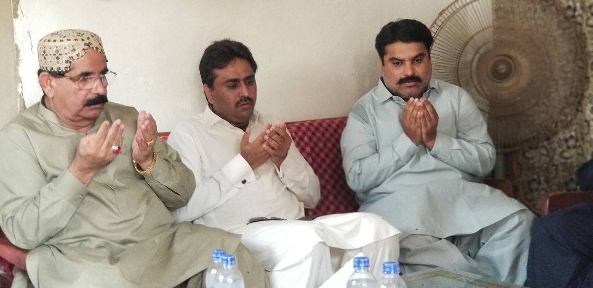 ZuaidJunejo1's tweet image. #Hyderabad | #PPP Minister #LocalGovtSindh Mr @jamkhanshoro Offered Condolance With Mr Aashiq Shaikh On demise of His Mother At New Wehdat Colony Ward No.12 M.C #Qasimabad PS.47 #HYD .