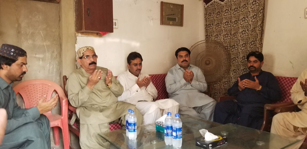 ZuaidJunejo1's tweet image. #Hyderabad | #PPP Minister #LocalGovtSindh Mr @jamkhanshoro Offered Condolance With Mr Aashiq Shaikh On demise of His Mother At New Wehdat Colony Ward No.12 M.C #Qasimabad PS.47 #HYD .