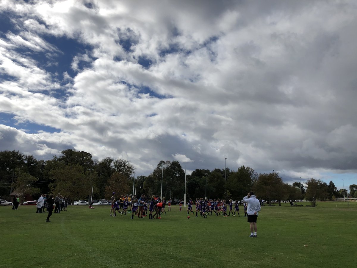 The game of the day, arch rivals, U10s Roy’s v Dragons, lots of jelly snakes on hand, go Roy’s!