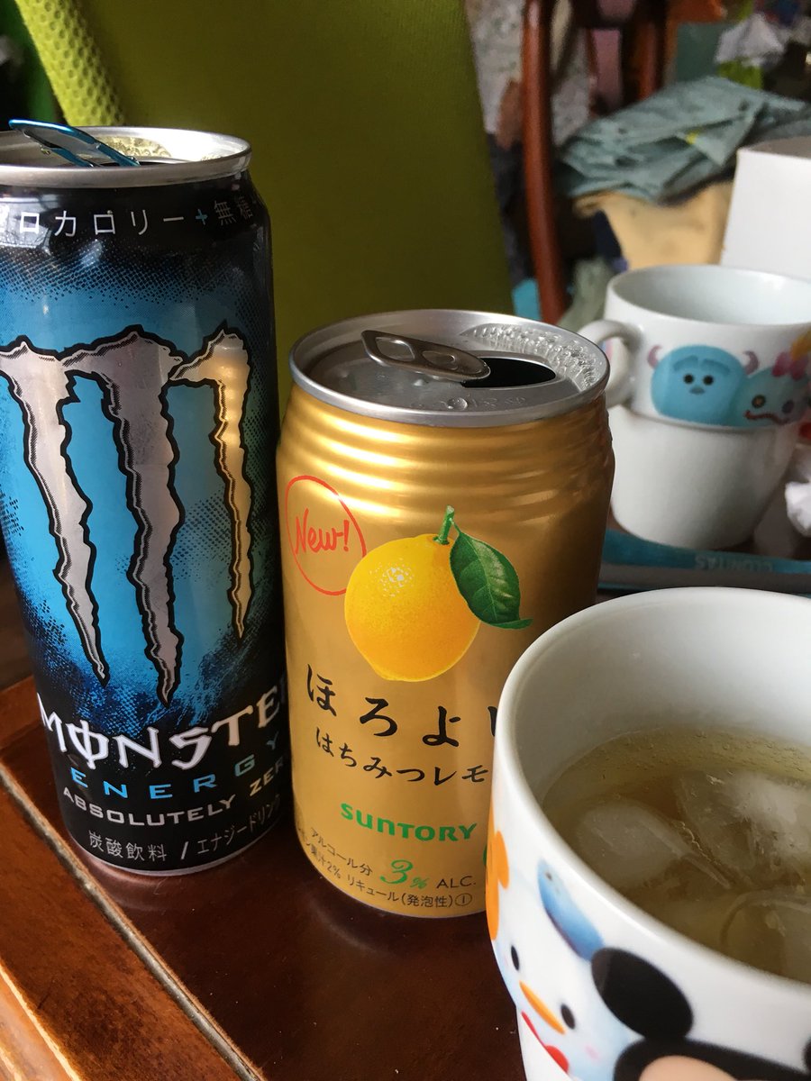 不適合作家エコー みえパン モンスターエナジー 7割 ｘ ほろ酔い 3割 なかなか美味 本当はスカイブルー だっけ リキュールのが好きなんだけど売ってなかったのでコレにしたけど 思わぬ誤算 良きです W T Co Kthwtknqen