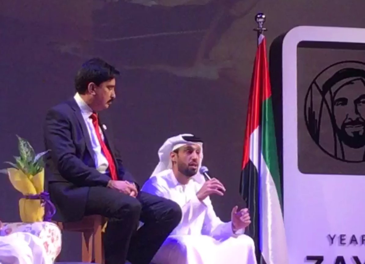 KHDA's tweet photo. سعادة خلفان بالهول الرئيس التنفيذي لمؤسسة دبي للمستقبل للطلبة: أنتم من سيخلق الابتكارات لتقود دبي إلى المستقبل @Dubai10X https://t.co/rgo4KJyS7s