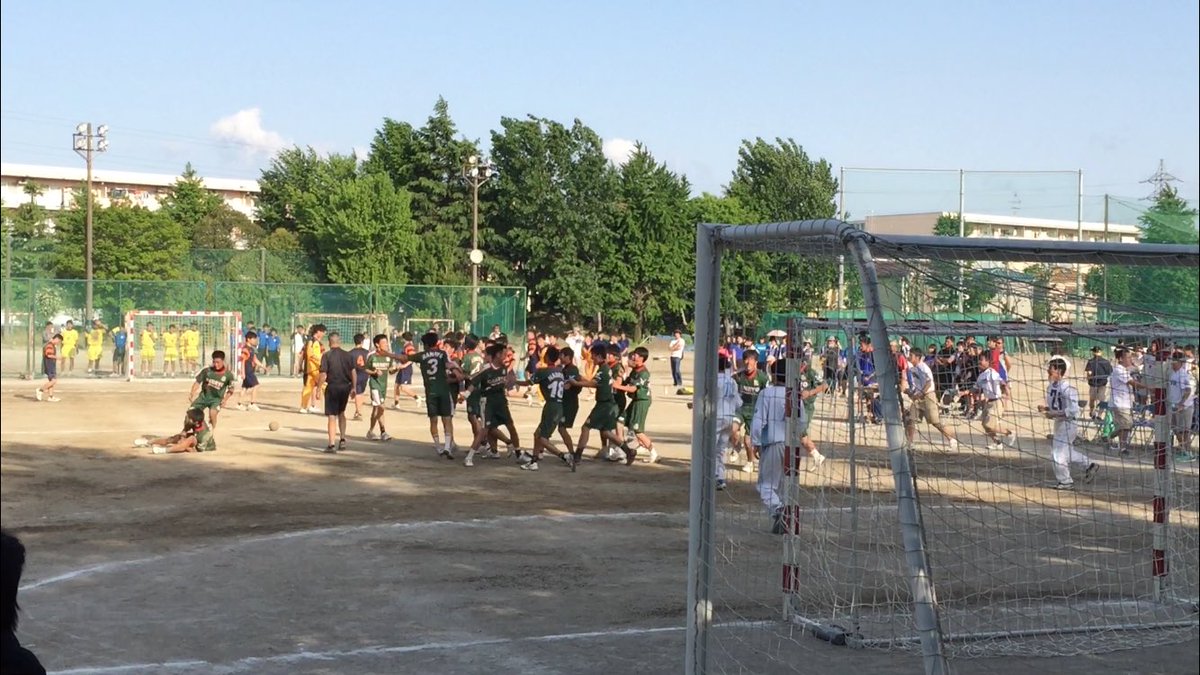 南陵が法政に準決で勝ちました！
公立ってのもすごい！
決勝は南陵と湘工！！
