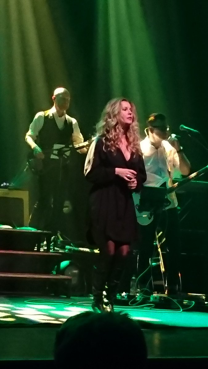 AslundKen's tweet photo. Säger godmorgon med några bilder från gårdagens härliga konsert på Tonhallen i Sundsvall #johanboding #janneschaffer #moalignell #pernillaandersson https://t.co/BM26AwfX26