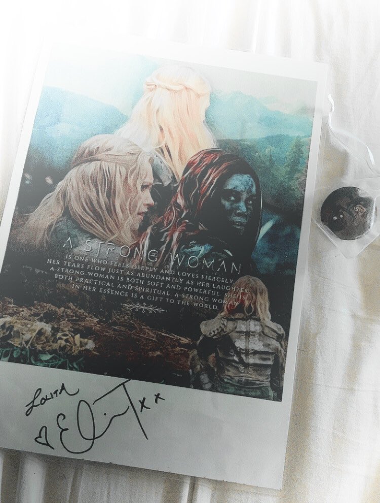 grounderstale's tweet photo. — Thank you Eliza for signing my edit even though I wasn’t here. I’m beyond grateful. You are such an inspiration for me, so I pray that one day I’ll finally be able to meet you and give you the biggest hug you ever had ! Never change, you are the best !

@MisElizaJane 
#The100. https://t.co/HNqbbFMqQa