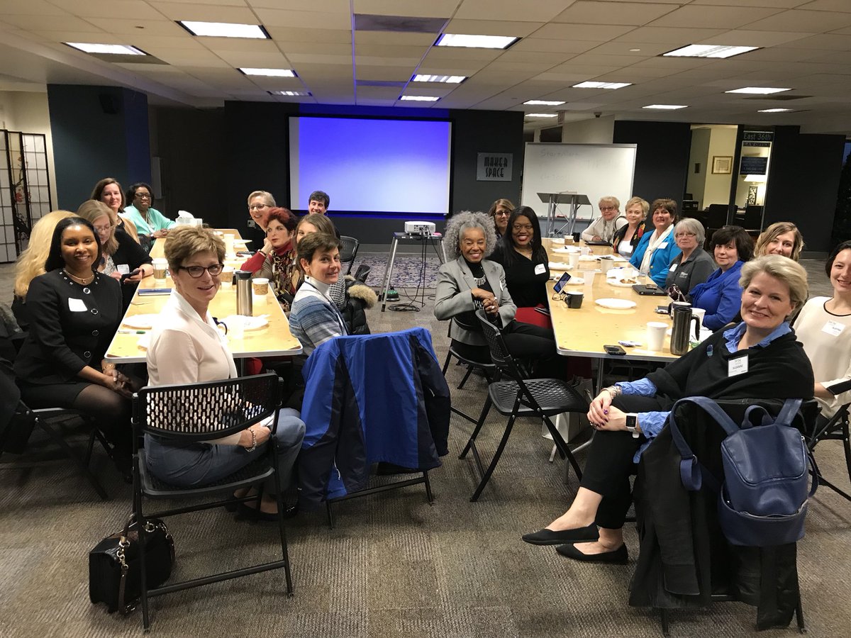 wincleveland's tweet photo. Helping women #NetworkLearnThrive @StartMartUS @CynthiaTrotta @yabavino https://t.co/yNg9aFu6fG