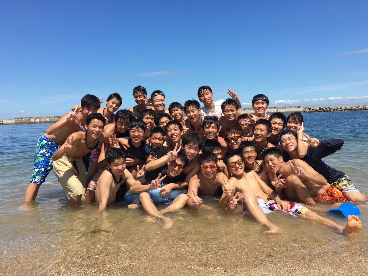basket30KBBC's tweet photo. 大好きな大好きな先輩達。
今までお疲れ様でした😊
1年間ほんまに色々教えてもらったし全員で遊びに行ったりもしたし、最高の先輩方のおかげで幸せな1年でした。
昨日も今日も泣いてしまってすみません😓
これからは受験勉強頑張ってくださいね！！！
感謝しかないです！
ありがとうございました☺️ https://t.co/SNdCkM992j