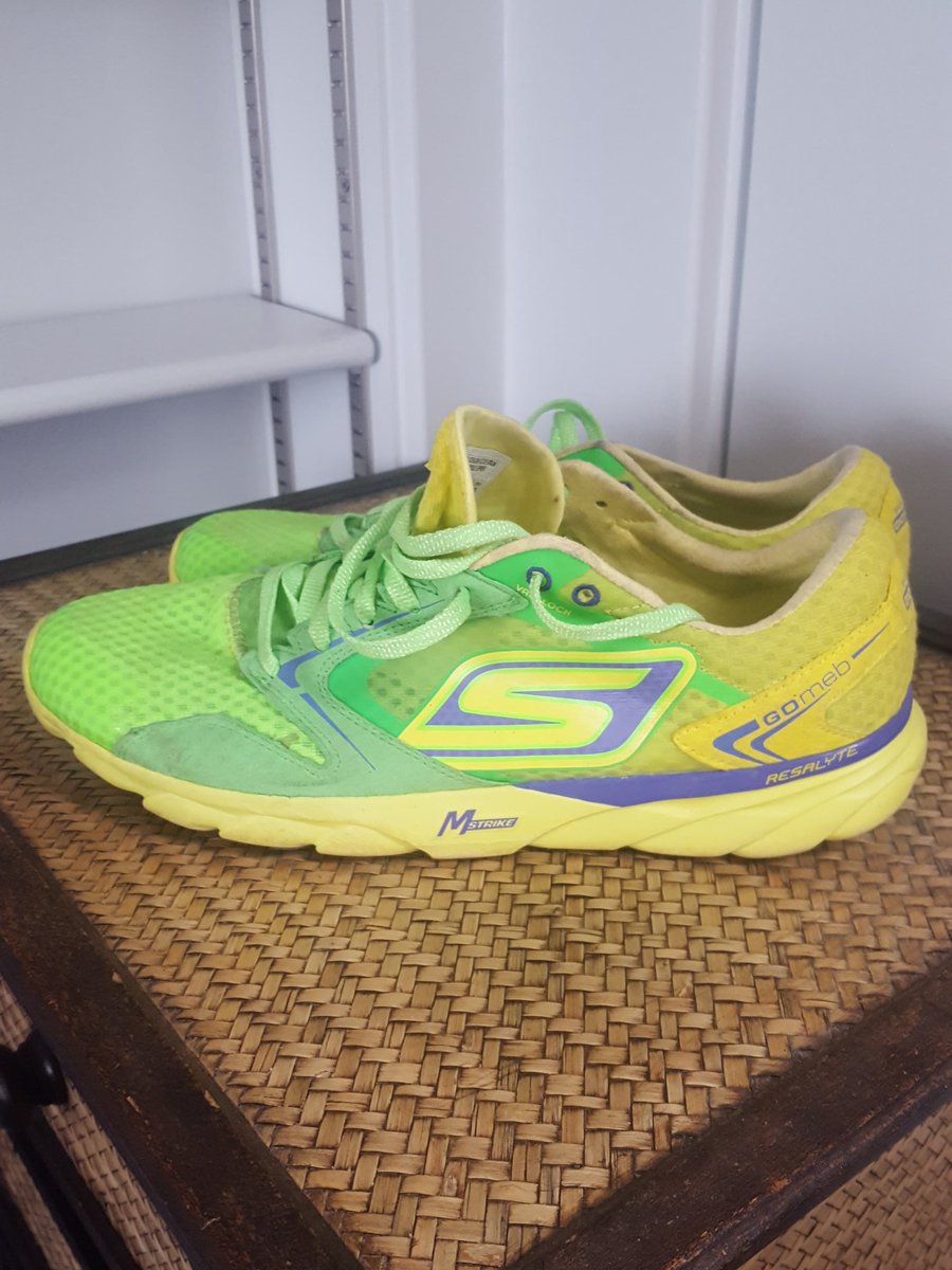 Supergal007's tweet photo. FOR SALE - £30
SKETCHERS 
UK Size 6
Anyone want them??
#movinghousesale https://t.co/fI4PLwfUYp
