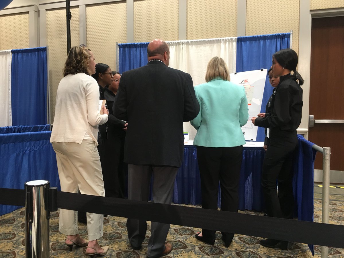 kmellenepschool's tweet photo. ProStart presentation and judging sessions. Go culinary team! #EP Townies https://t.co/ih1gLI3wfe
