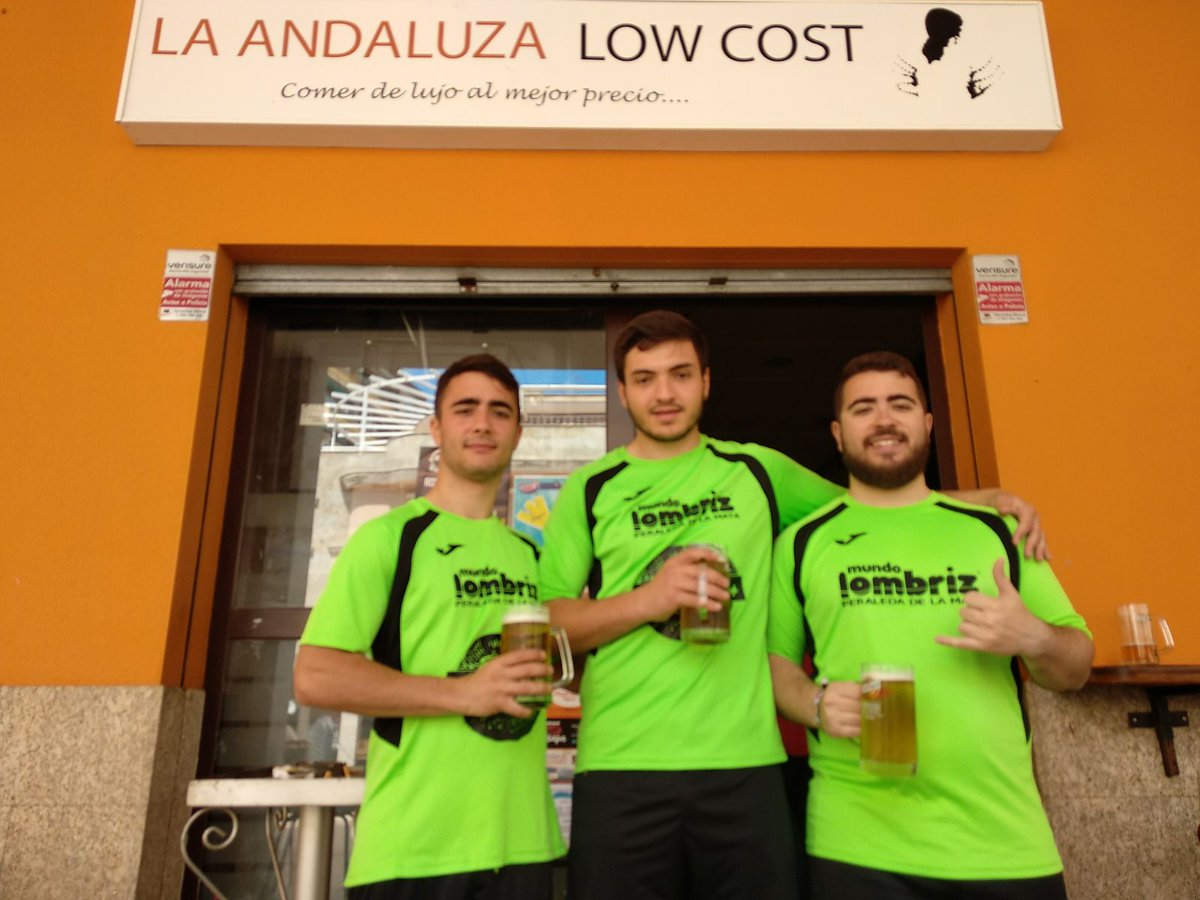 MundoLombriz's tweet photo. Nos proclamamos campeones de la Copa de plata!!! https://t.co/4VxLQOQd0O