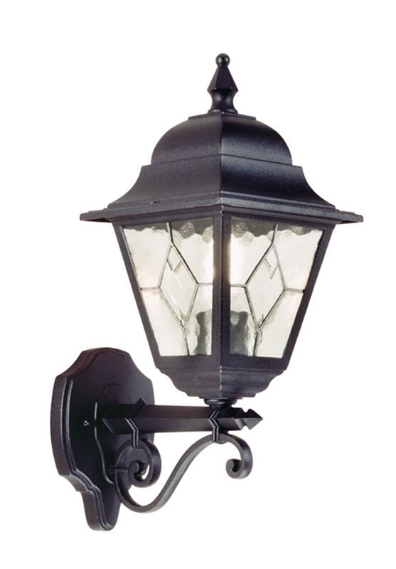 FamousLampShop's tweet photo. Traditional outdoor wall lights available. These ranges both have much more in the range such as half &amp; chain lanterns, pedestals and large lamp posts @FamousLampShop 
.
#alcesterlighting #alcester #lighting #thefamouslittlelampshop #showroom #home #outdoorlights #traditional https://t.co/vuyfYasS9A