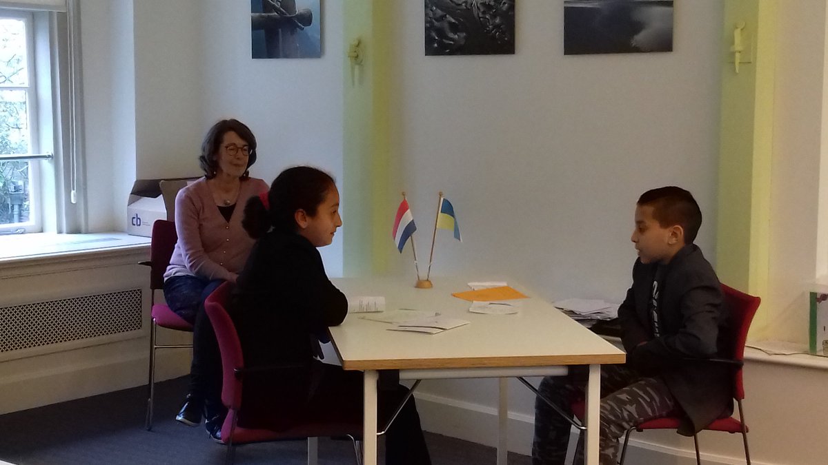 Groep 7 is vandaag op handelsmissie geweest. Marie florence heeft de kinderen uitstekende de tips gegeven. Want hoe zorg je er nou voor dat een onderhandeling slaagt?