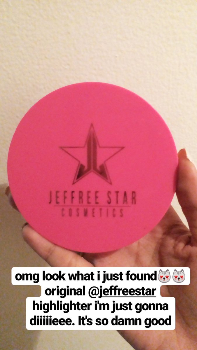 diaryofseresha's tweet photo. @JeffreeStar love your highlighter😍 thank you for creating such a dope product #learningmakeup https://t.co/Jc1fizUaPh