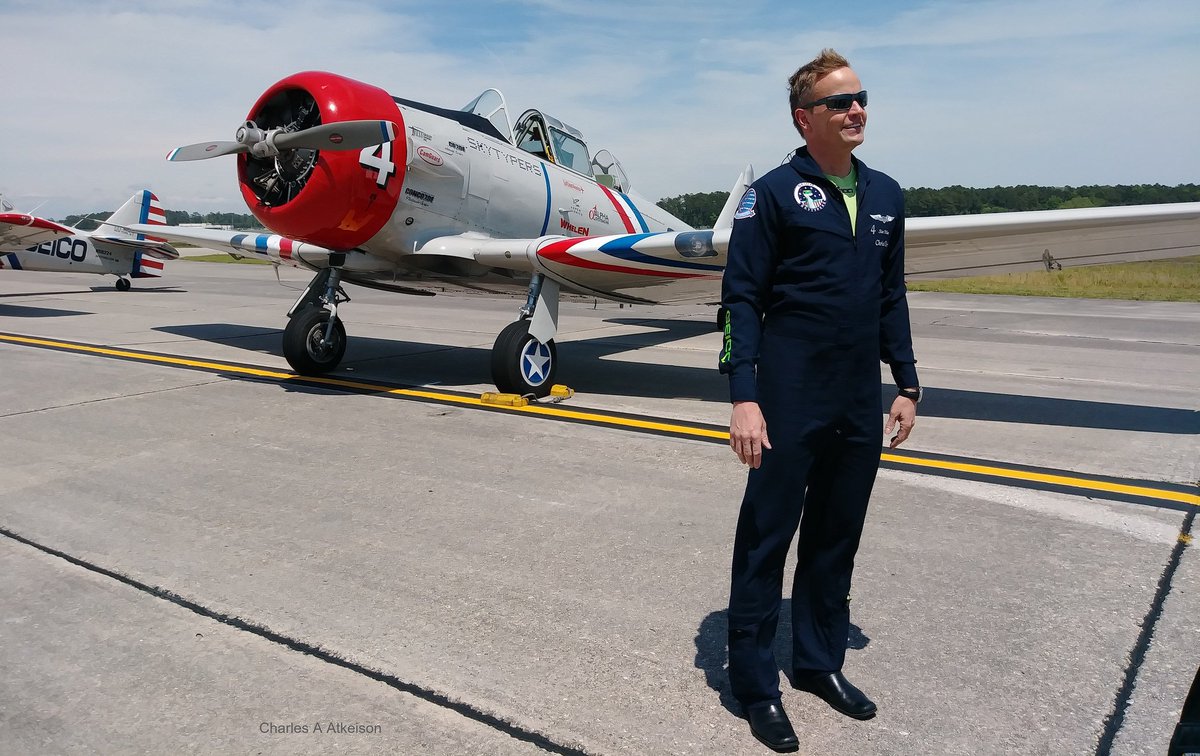 Military_Flight's tweet photo. #MBairshow18 | The #GEICOskytypers #Airshow Team will perform today during Wings Over #MyrtleBeach.
The team's six #USNavy #SNJ2 warbirds are flown by exceptional pilots, including # 4 Slot Pilot Chris Orr. https://t.co/vgXe1ko2fW