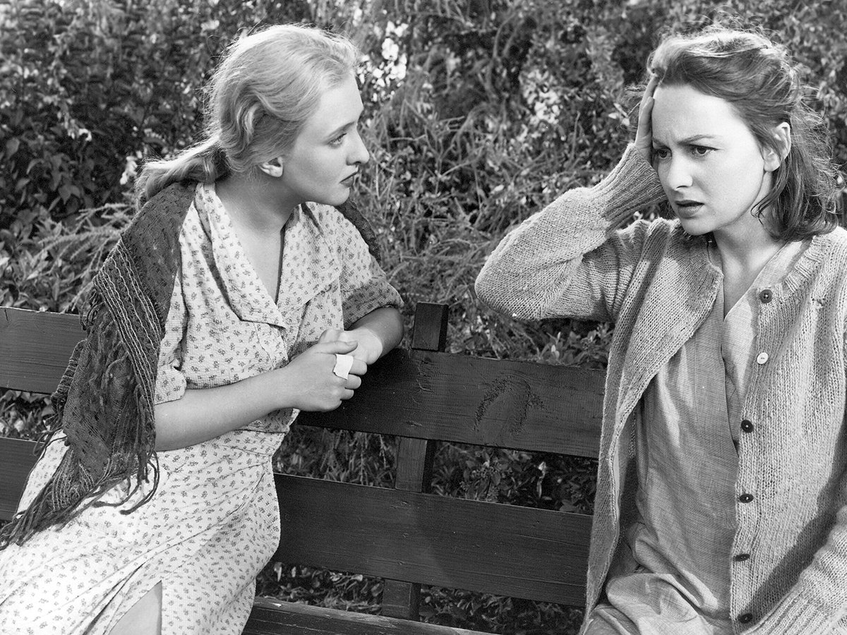 Tcm Remembering Celeste Holm On Her Birthday Here With Olivia De Havilland In The Snake Pit 48 T Co 12w4cdcc3z Twitter