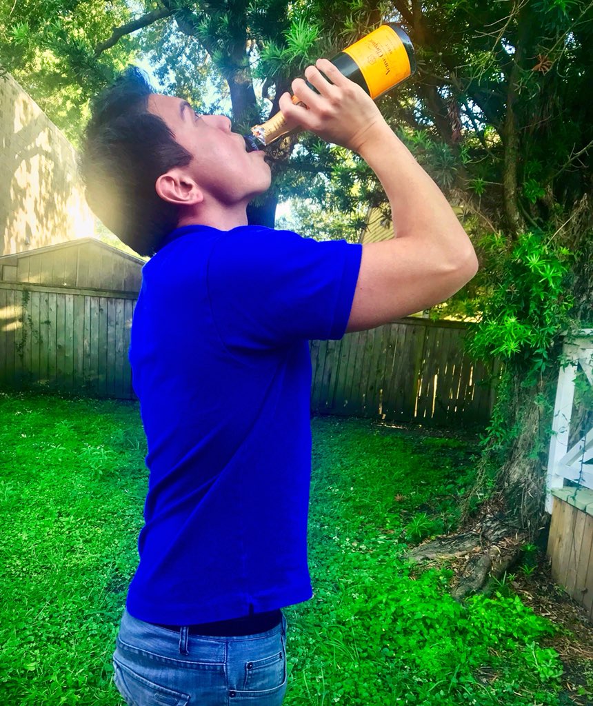 ndrewmarin's tweet image. I’d get an endorsement deal with Veuve Clicquot if they weren’t horrified by the ways I drink champagne. #replychug