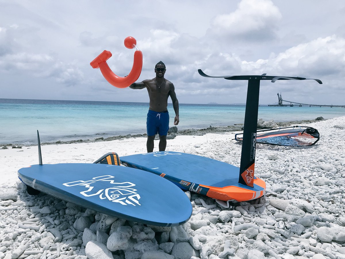 tatyfrans's tweet photo. A beautiful morning with @lorenzomittiga for @TUINederland #discoveryoursmile #flytui #photoshoot #bonaire #pinkbeach #theislandboyz @GaastraWindsurf @StarboardWind @Mysticboarding @BonaireTourism @BonaireToerisme @Worldwindsurf https://t.co/ZPznuti0eE