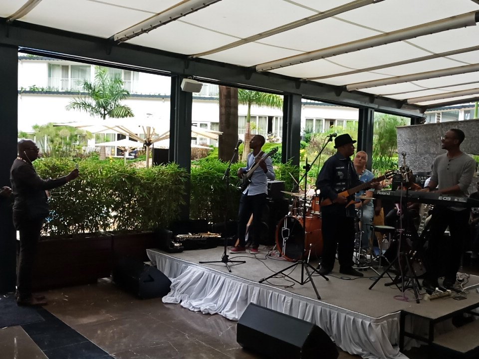 kgljazzjunction's tweet photo. @IntlJazzDay #MakumbiSound band kicking it live here at @RadissonKigali Join us the experience is jazzy and great powered by #Rgconsultinc #Livenode @NeptunezBand @NewTimesRwanda @ikisraela https://t.co/xVG4VH59rw