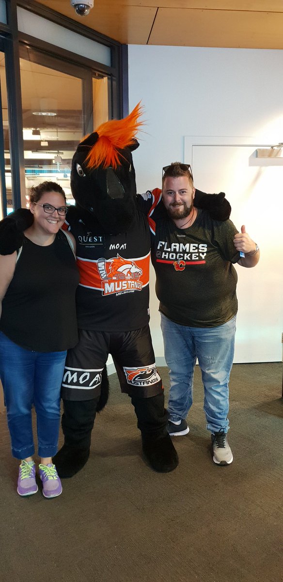 benwaterworth62's tweet photo. Taking this Canadian to her first ever Australian Ice Hockey game. Guess what? Mustangs won! Perfect Sunday 🇨🇦🏒🐎 @Mustangs_Hockey @AIHL #AIHL #BleedOrange #Mustangs #IceHockey #Melbourne #BU9 #Rejuvenation #Canada https://t.co/0b4bHPflhA