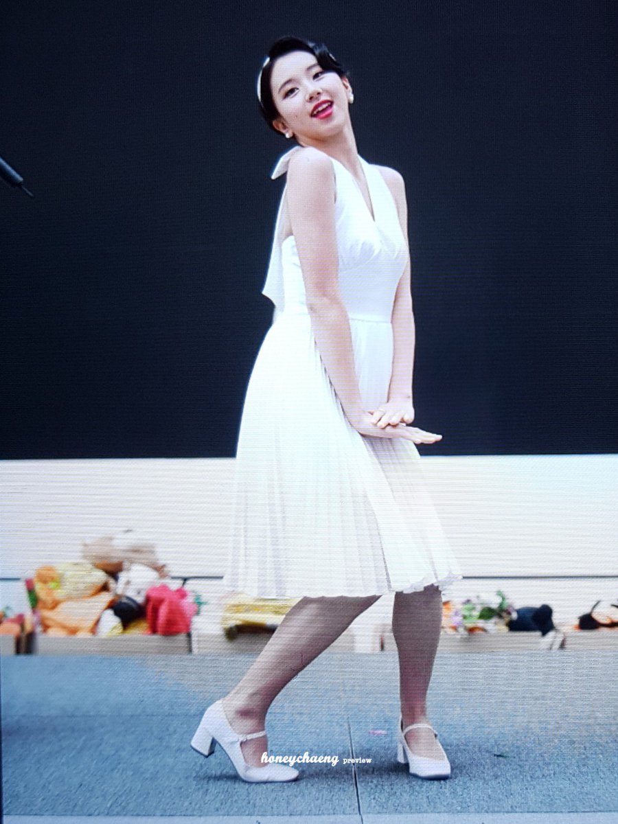 honeychaeng's tweet photo. #트와이스 #TWICE #채영 #chaeyoung
180429 #고양팬싸 프리뷰

완벽재연이자너.. https://t.co/RTd6XB4sCO