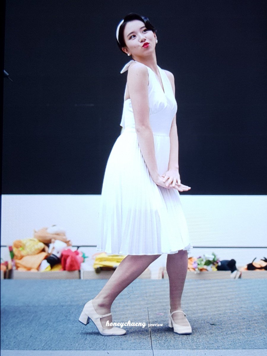 honeychaeng's tweet photo. #트와이스 #TWICE #채영 #chaeyoung
180429 #고양팬싸 프리뷰

완벽재연이자너.. https://t.co/RTd6XB4sCO