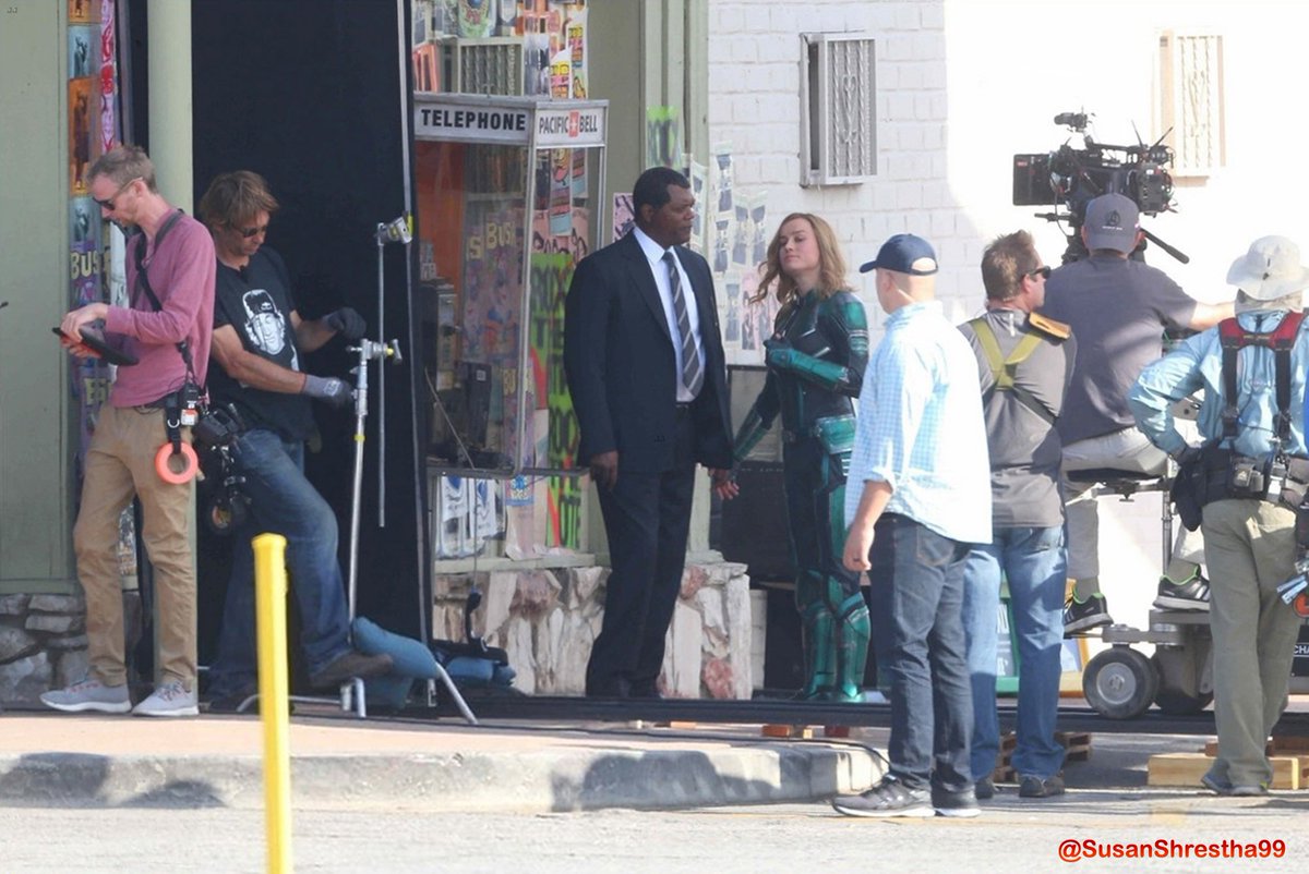 SusanShrestha99's tweet photo. Deleted scene from xXx: Return of Xander Cage.
Captain Marvel saved Gibbons from the blast caused by a crashing satellite.😜😆
'How did Gibbons survive the blast?' - mystery solved😂
#CaptainMarvel #ReturnOfXanderCage #SamuelLJackson #BrieLarson #CarolDanvers https://t.co/0KTeI1Bte3