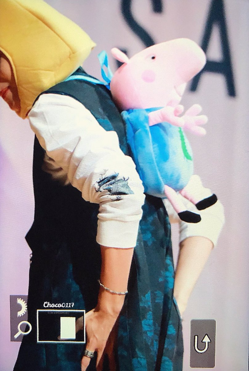 Choco020117's tweet photo. 180429 팬싸
푸딩이당🍮
 @bravepunch0117 
#사무엘 #Samuel #サムエル #ONE https://t.co/f8mTijnZu3